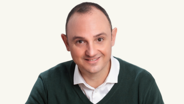 Portrait de l’auteur jeunesse Eric Coudert.